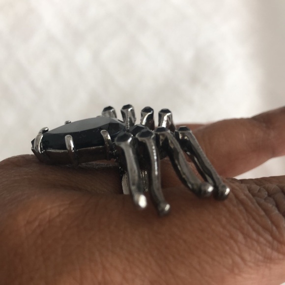 Black stone spider ring - Picture 3 of 8